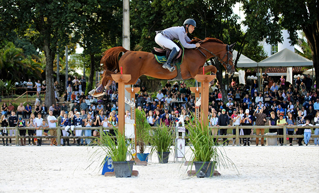 Stephan e Chevaux Goldfinger Império Egípcio a caminho da vitória no GP Gauss Capital 